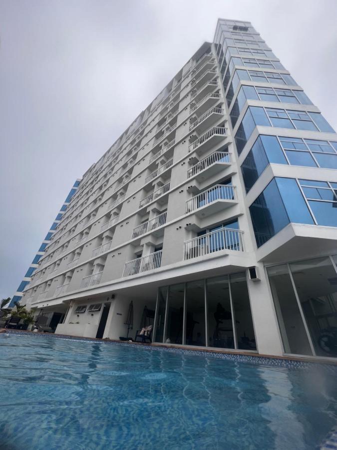 Hola! Condotel @ Inspiria Davao Exterior foto